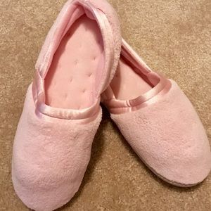 Womens Isotoner slippers